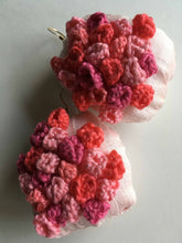 Load image into Gallery viewer, bouquet / embroidered earrings
