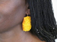Load image into Gallery viewer, goldfish / embroidered earrings